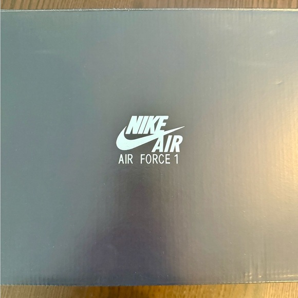 Nike Air Force One AF1 never worn - Picture 4 of 4
